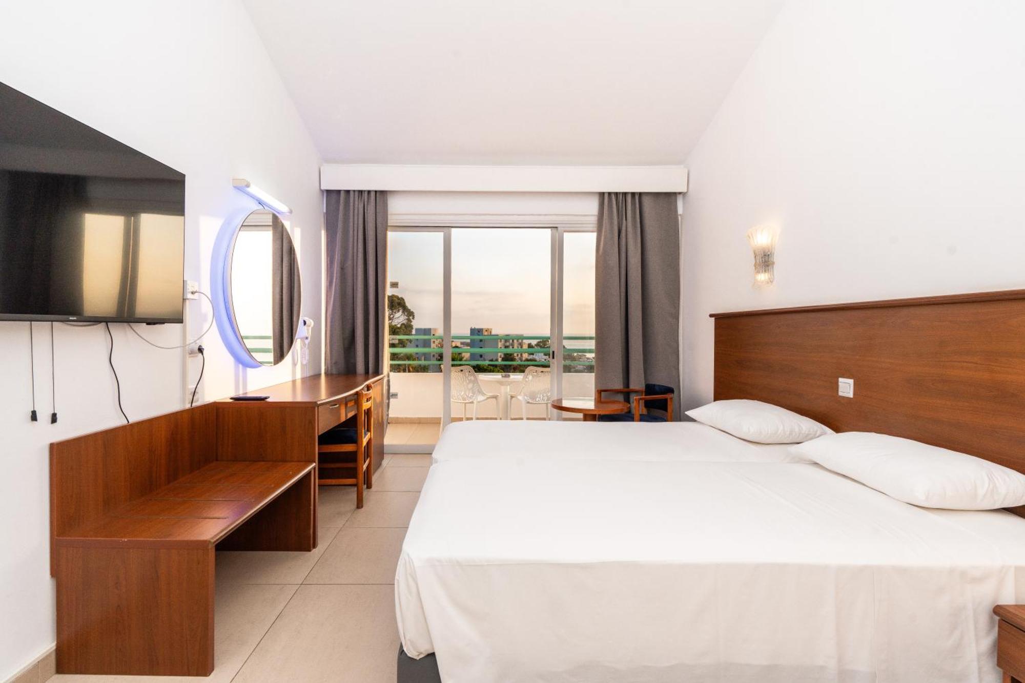 Adelais Bay Hotel بروتاراس المظهر الخارجي الصورة