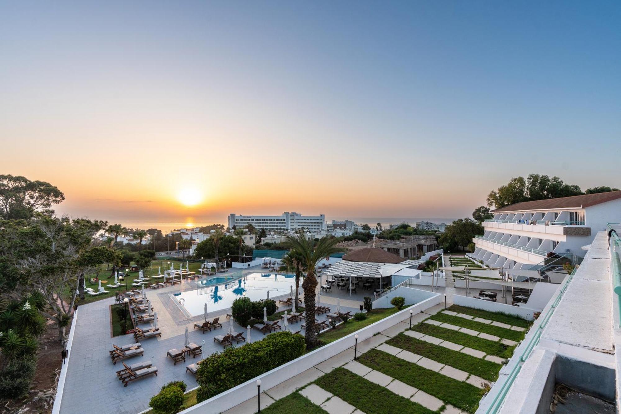 Adelais Bay Hotel بروتاراس المظهر الخارجي الصورة