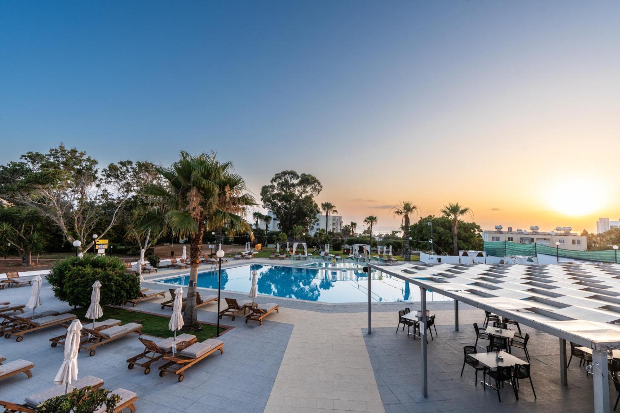 Adelais Bay Hotel بروتاراس المظهر الخارجي الصورة